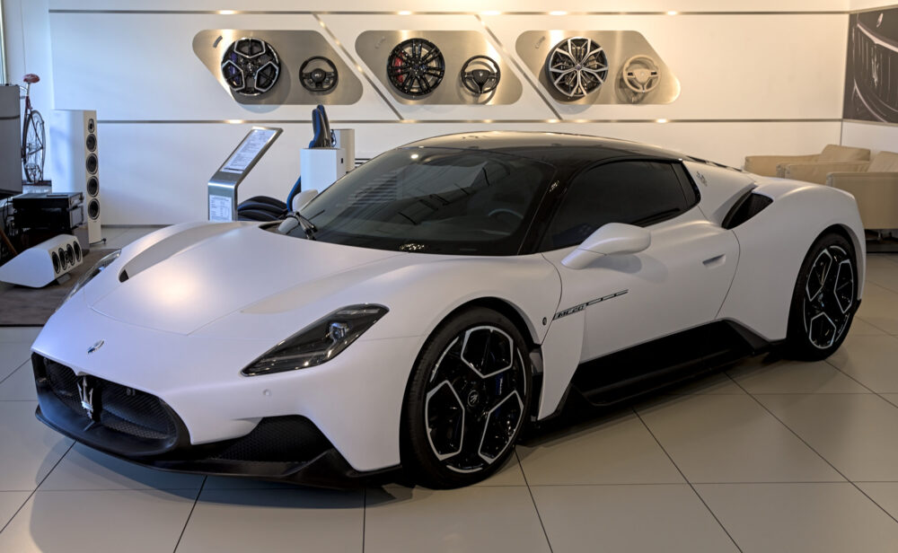 maserati mc20