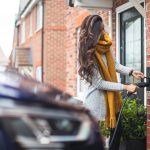 Mitsubishi Montero Volta Aos Eua Dealers Confirmam O Retorno Do Lendario Suv a woman is opening the door of her house