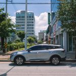 Nissan Convoca Mais De 50 Mil Suvs Por Problema De Tela Em Branco Veja Se Seu Carro Foi Afetado Silver suv parked on a city street